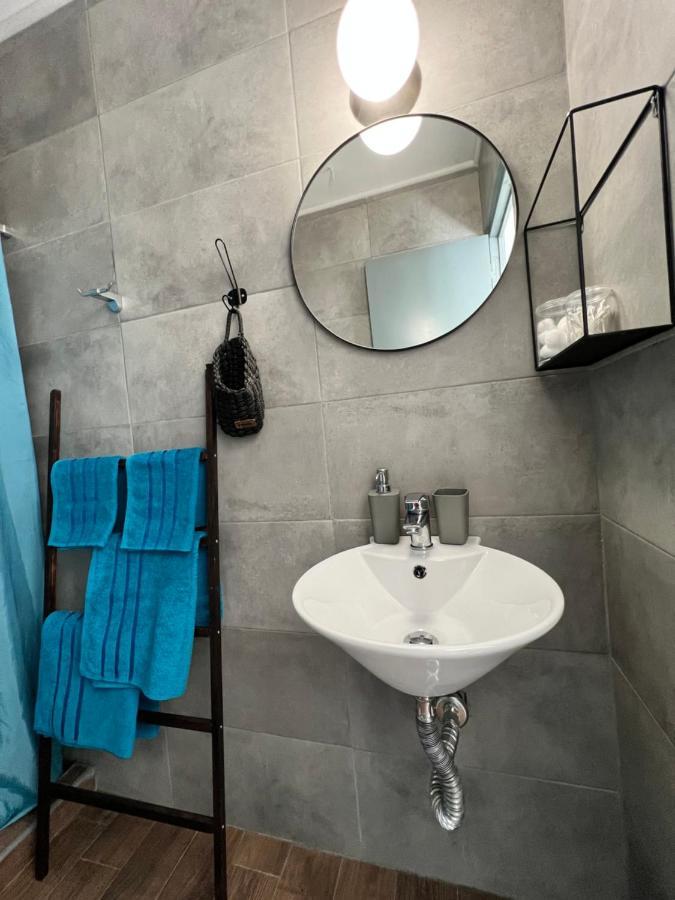 Zeus Bright & New Apartment - 25' Walk To The Acropolis 아테네 외부 사진